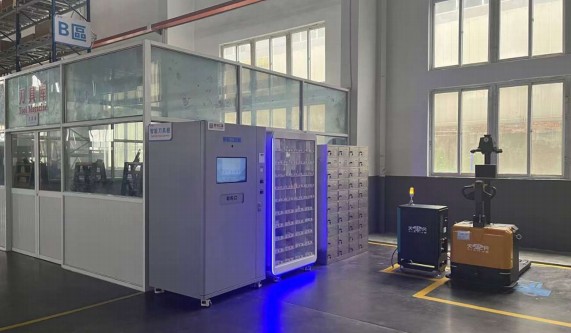 智能刀具柜和AGV小车